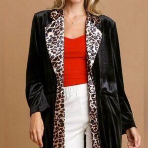 Umgee velvet duster NWT